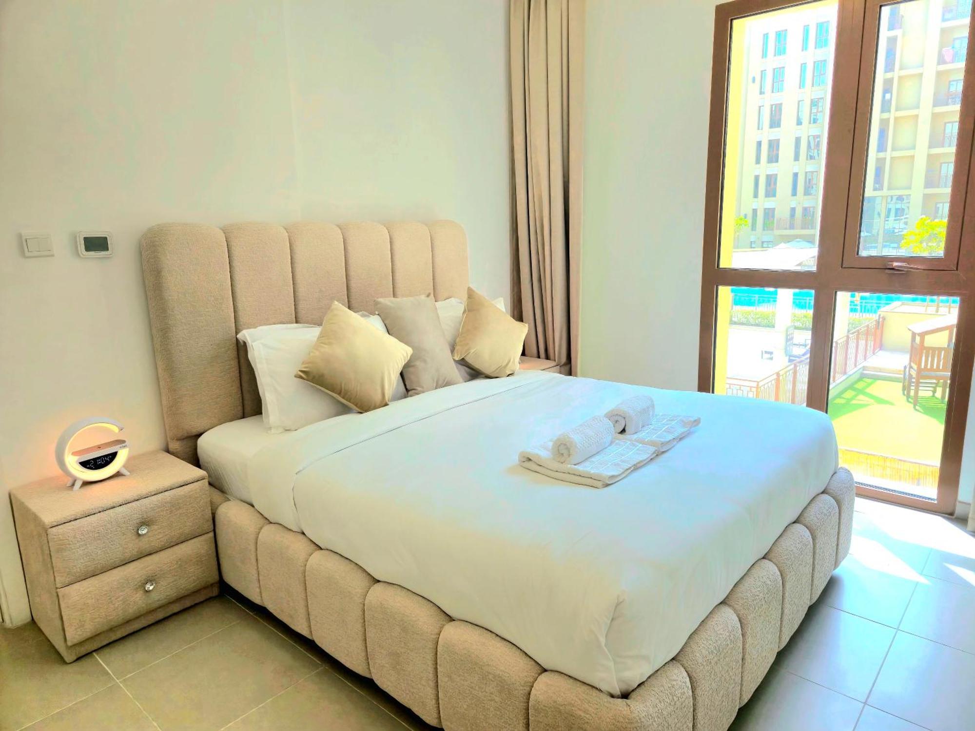 Apartment Bareez Bliss Retreat Elegant 2br With Balcony, Pool & Park View *