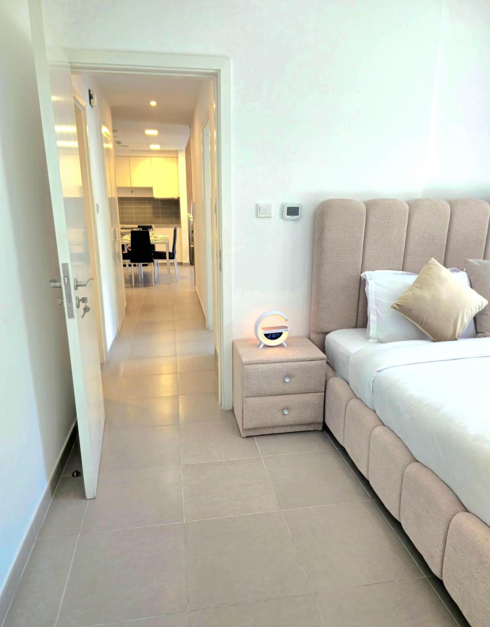 Bareez Bliss Retreat Elegant 2br With Balcony, Pool & Park View Apartment