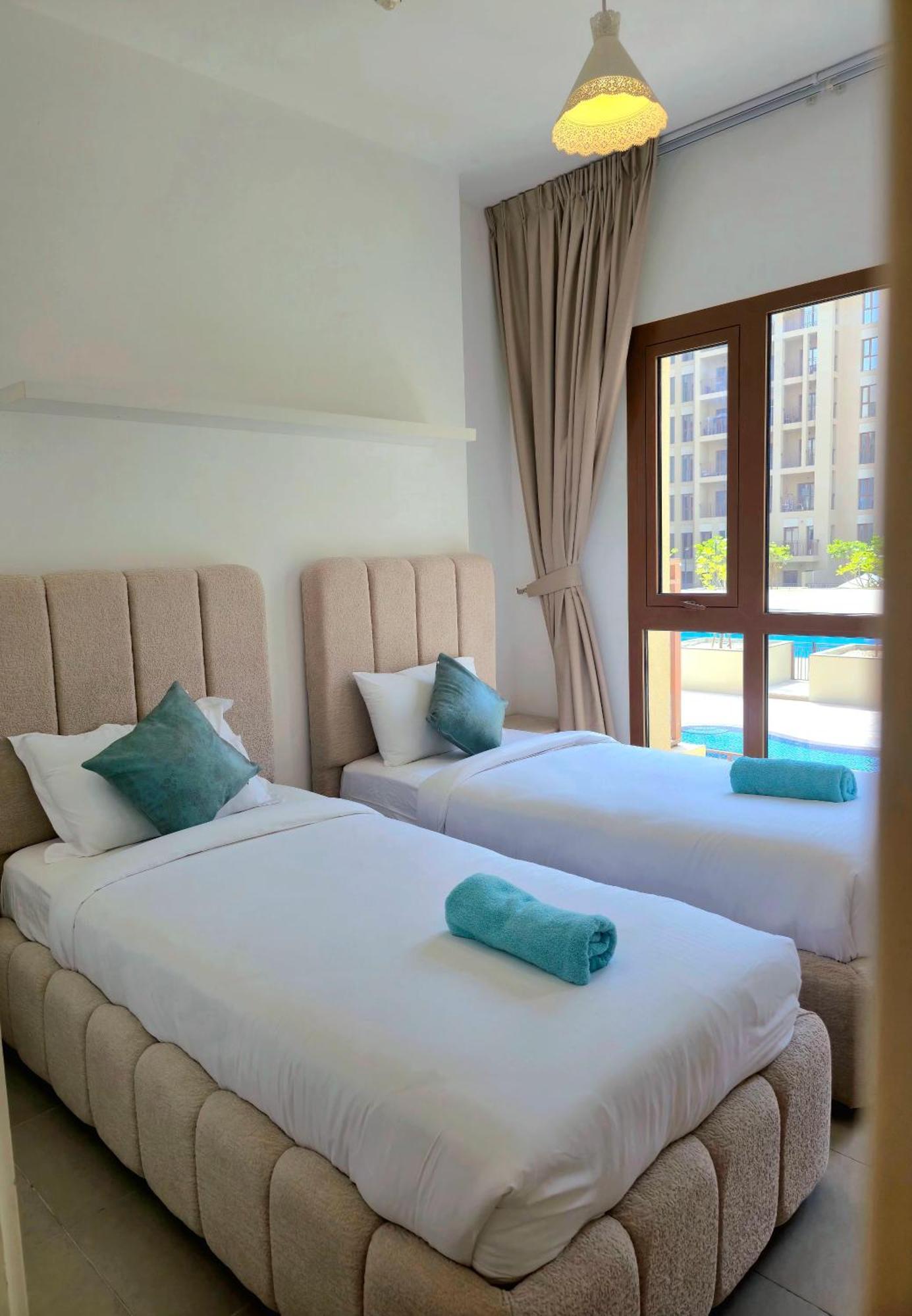 Bareez Bliss Retreat Elegant 2br With Balcony, Pool & Park View Apartment *
